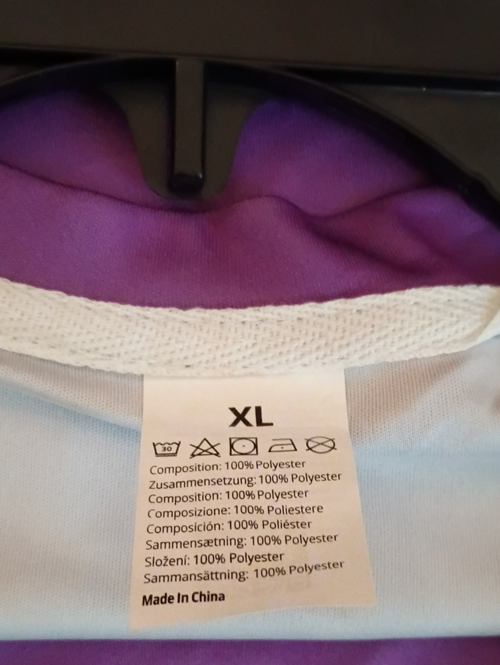 Purple Graphic Tee with Key-and-Lips With Earrings New - Picture 5 of 7